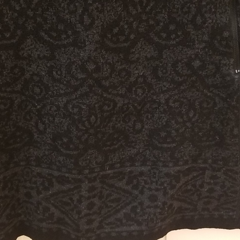 Sweater - Picture 3 of 4